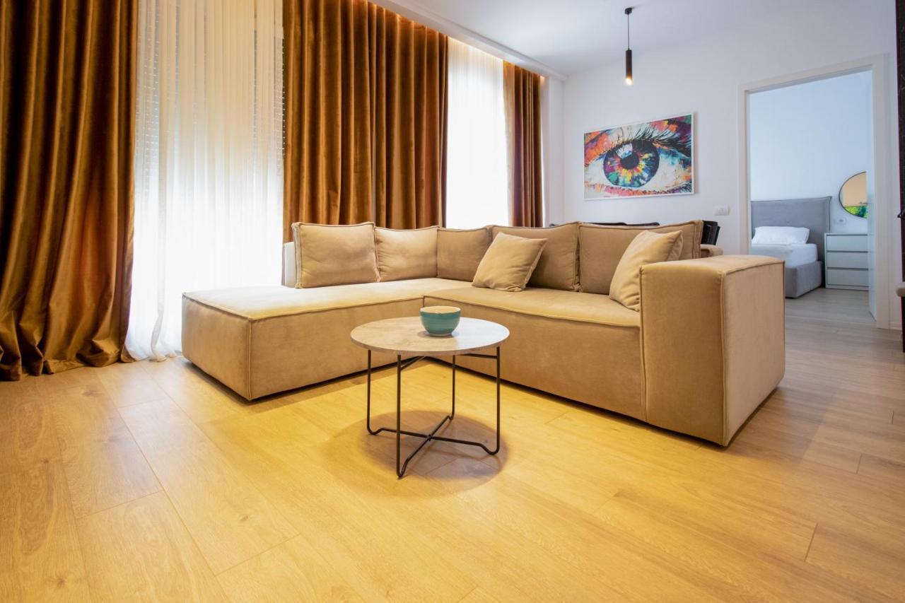 Luxury Rooftop 23 Bed & Breakfast